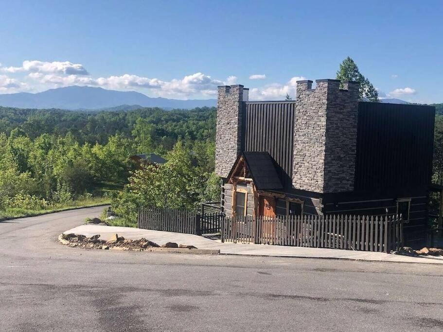 فيلا The Log Castle~Stunning Mountain Views~Hot Tub سيفيرفيل المظهر الخارجي الصورة
