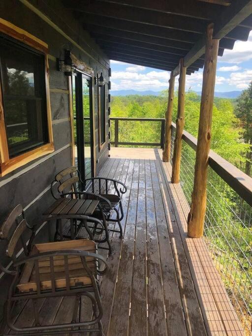 فيلا The Log Castle~Stunning Mountain Views~Hot Tub سيفيرفيل المظهر الخارجي الصورة